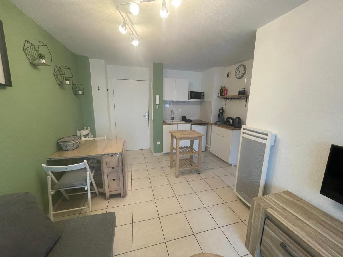 Charmant Appartement Cosy Sur Sete Proche De Toutes Commodites, Parking Prive Luaran gambar